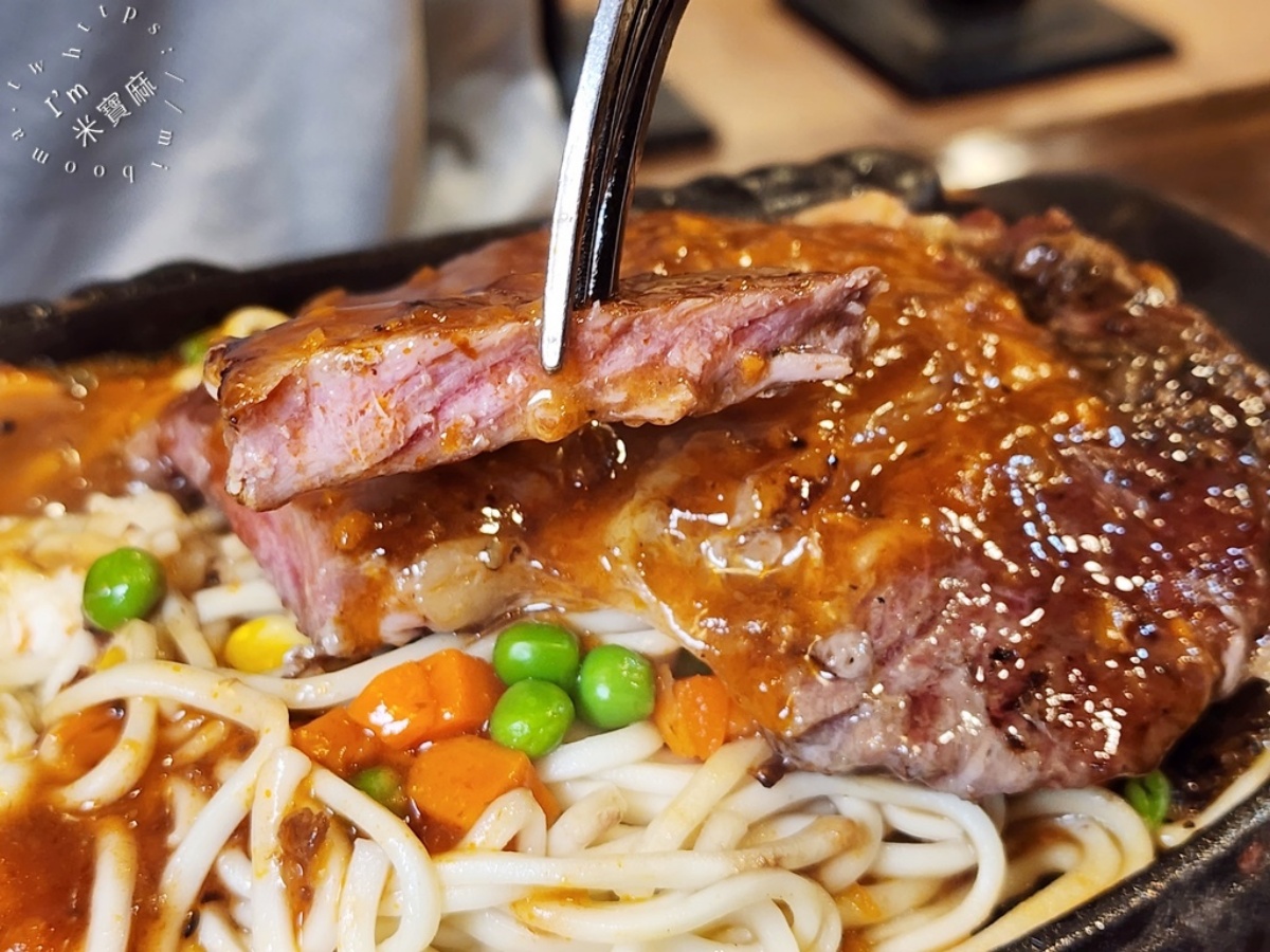 230元爽嗑排餐+自助吧!在地人大推「高CP值牛排店」,濃湯、冷熱飲無限續 230元爽嗑排餐+自助吧!在地人大推「高CP值牛排店」,濃湯、冷熱飲無限續