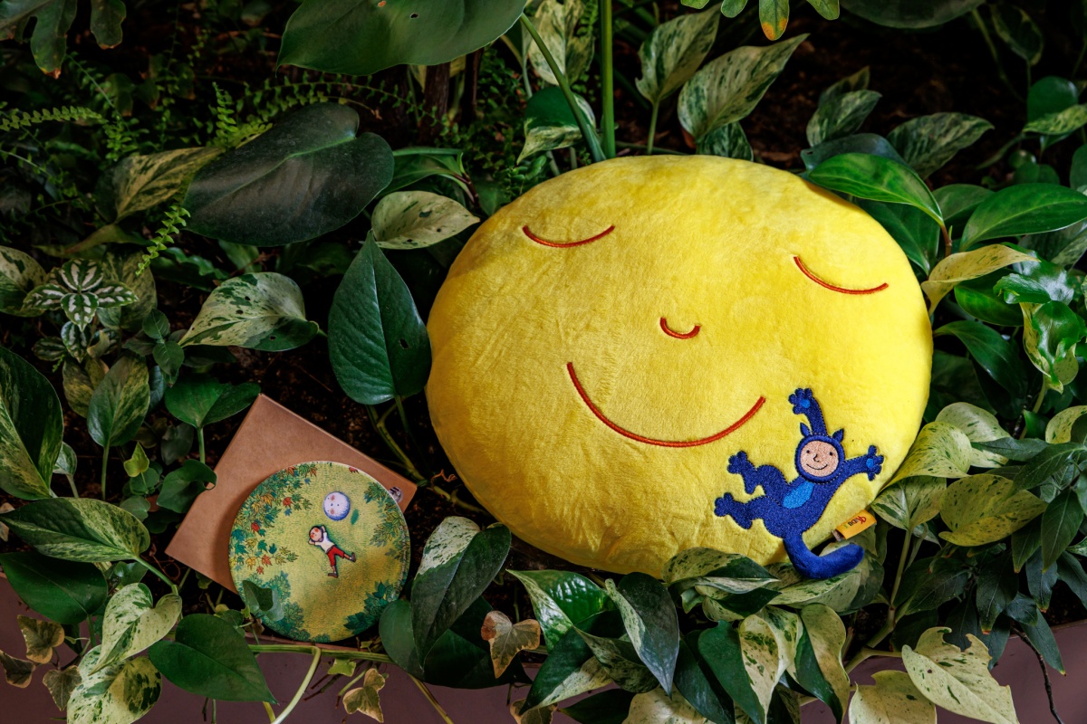 打卡10公尺幾米「月亮男孩」!誠品市集15萬件商品1折起,必搶5元日本文具 打卡10公尺幾米「月亮男孩」!誠品市集15萬件商品1折起,必搶5元日本文具