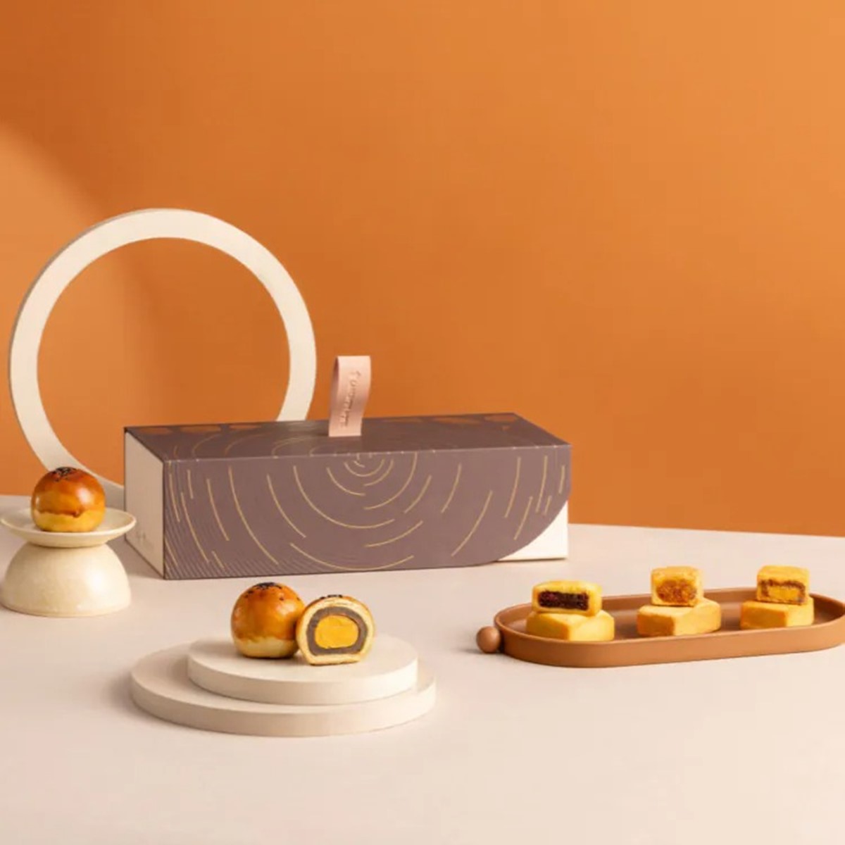 現在還訂得到!2025飯店中秋月餅禮盒推薦:蛋黃酥、廣式月餅、西式餅乾都有 現在還訂得到!2025飯店中秋月餅禮盒推薦:蛋黃酥、廣式月餅、西式餅乾都有