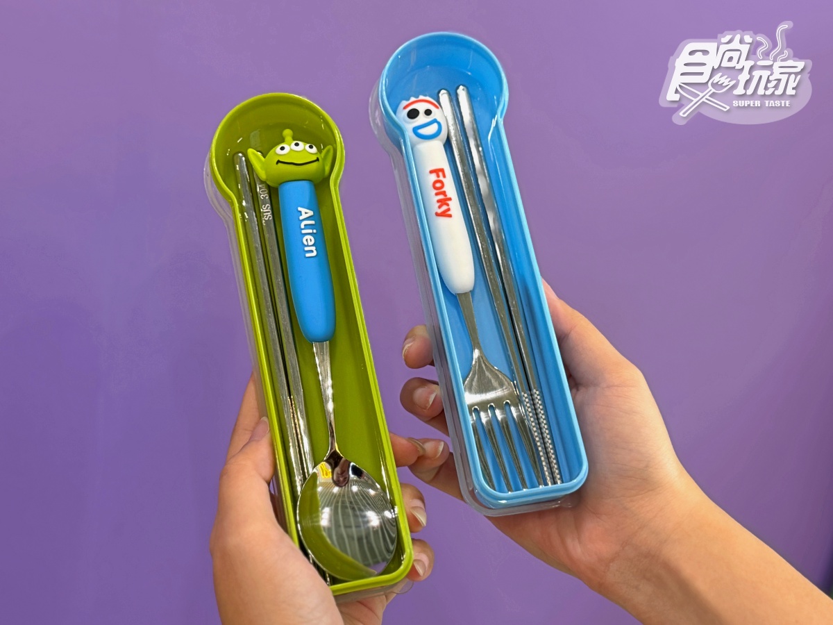 最低39元起!康是美「玩具總動員」聯名周邊29款,免費送超Q三眼怪絨毛夾(中獎公布) 最低39元起!康是美「玩具總動員」聯名周邊29款,免費送超Q三眼怪絨毛夾(中獎公布)