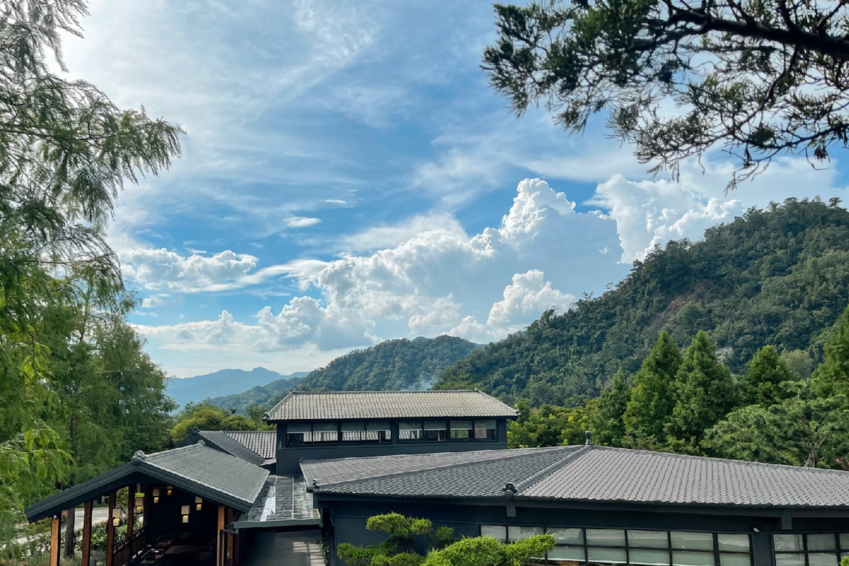 年底前門票50元!春水堂全新園區「春秋山林」,招牌珍奶+百道料理、爽泡足湯 年底前門票50元!春水堂全新園區「春秋山林」,招牌珍奶+百道料理、爽泡足湯