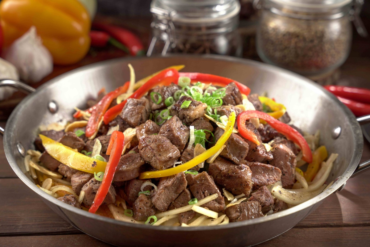 ２人同行１人半價！小巨蛋最夯Buffet「異國燒烤季」登場，各國烤肉料理吃到飽