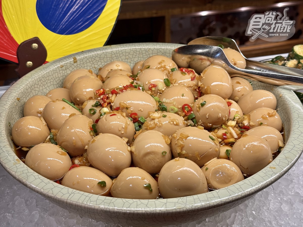 ４人同行１人免費！超過30道韓式料理吃到飽，爽嗑韓式烤肉、螃蟹海鮮無限夾