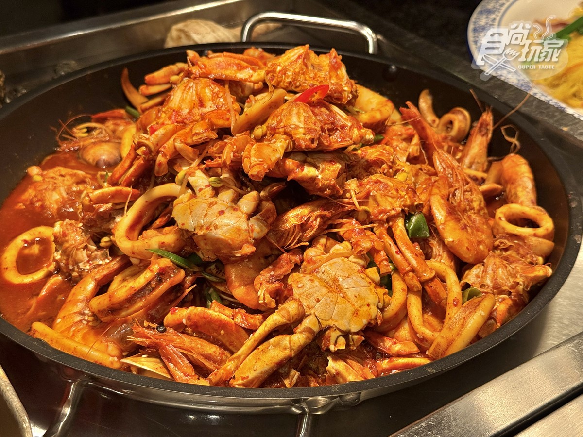 ４人同行１人免費！超過30道韓式料理吃到飽，爽嗑韓式烤肉、螃蟹海鮮無限夾