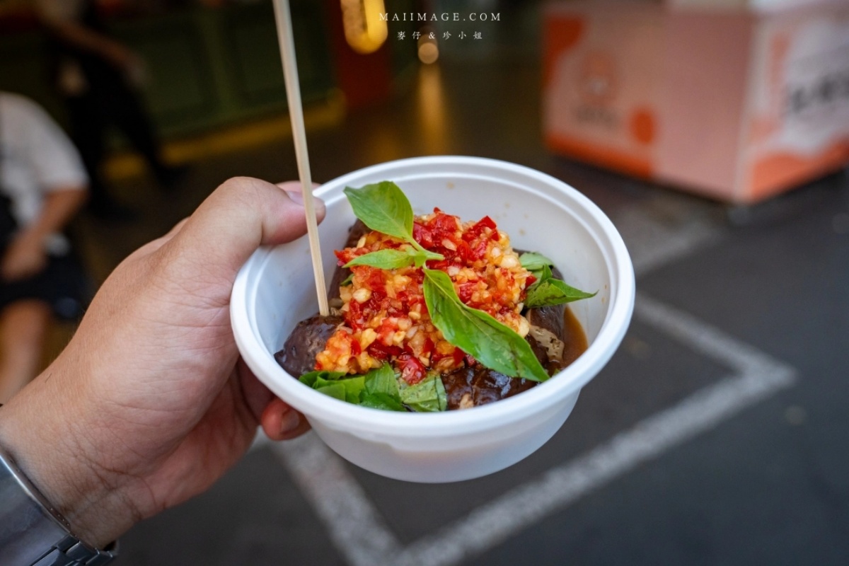 鼎王第１間「平價滷味」來了！連２天買一送一，25元起嗑銷魂麻辣、鴨腱