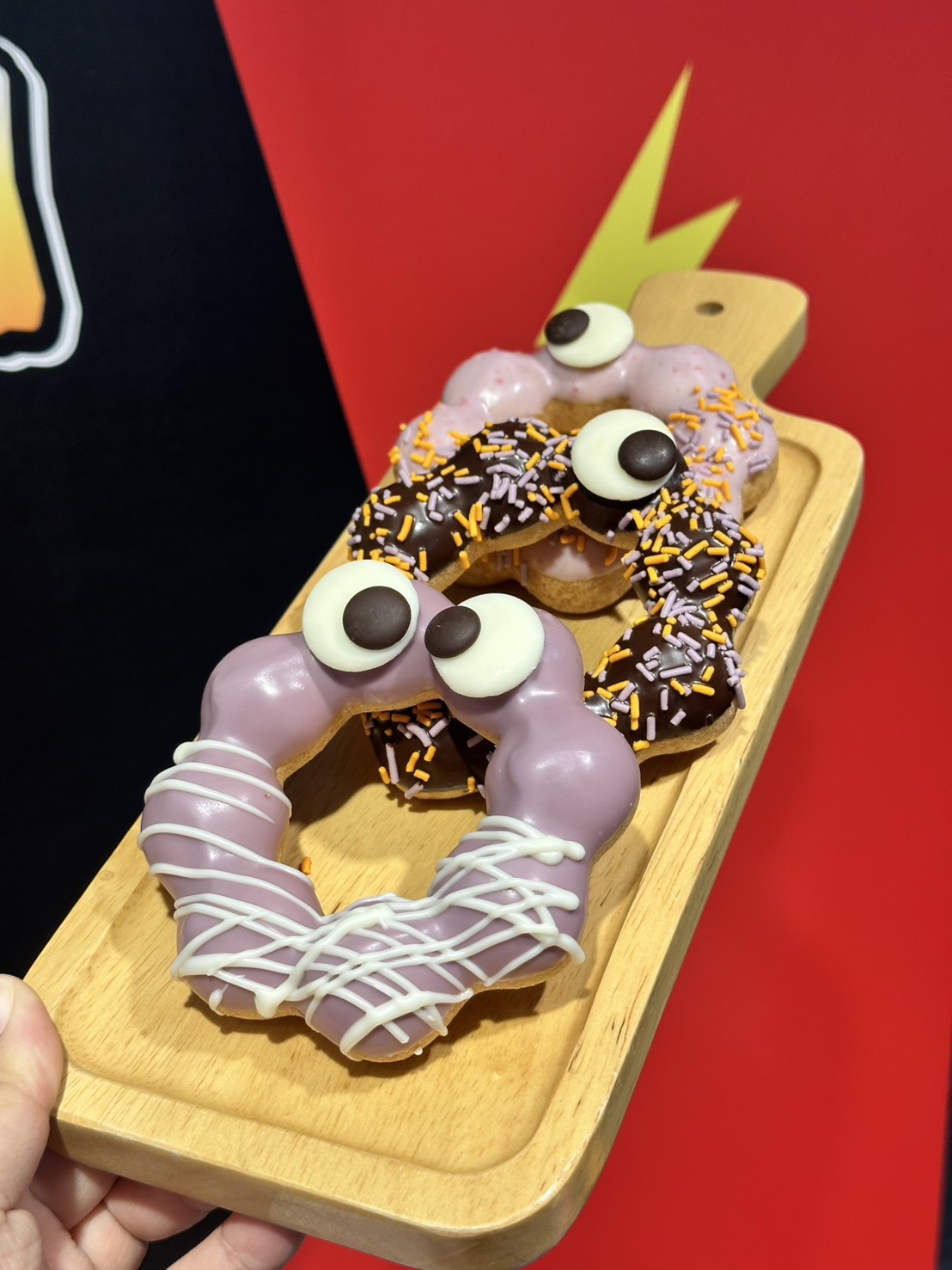 萬聖吃雷神甜甜圈！「Mister Donutｘ雷神巧克力」聯名登場，買６送２、飲品半價