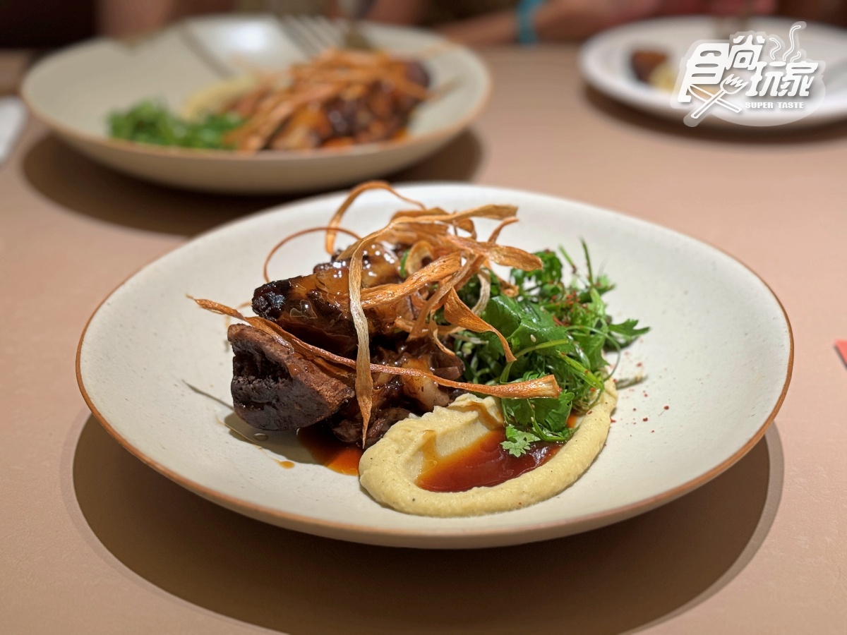 台北預約困難「洞穴風餐廳」!320元起開吃「黑白大廚」聯名,周子瑜推爆這款 台北預約困難「洞穴風餐廳」!320元起開吃「黑白大廚」聯名,周子瑜推爆這款