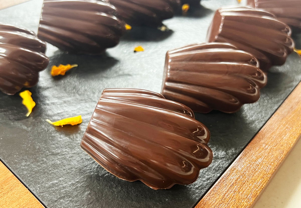 拿坡里、三商炸雞買一送一！８家餐飲教師節優惠，免費送生蠔、139元吃到飽