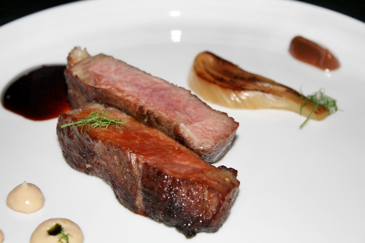 拿坡里、三商炸雞買一送一！８家餐飲教師節優惠，免費送生蠔、139元吃到飽