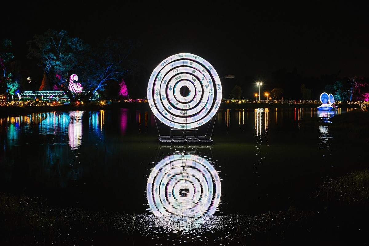 《愛麗絲夢遊仙境》在嘉義!8大夢幻場景搶先看:兔子洞隧道、妙妙貓捉迷藏 《愛麗絲夢遊仙境》在嘉義!8大夢幻場景搶先看:兔子洞隧道、妙妙貓捉迷藏