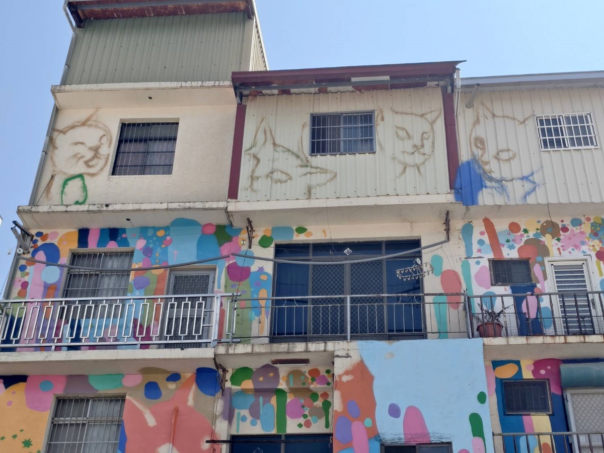 18公尺巨型貓貓出沒高雄!5大必拍打卡點一次看,隱藏版彩繪牆超好拍 18公尺巨型貓貓出沒高雄!5大必拍打卡點一次看,隱藏版彩繪牆超好拍