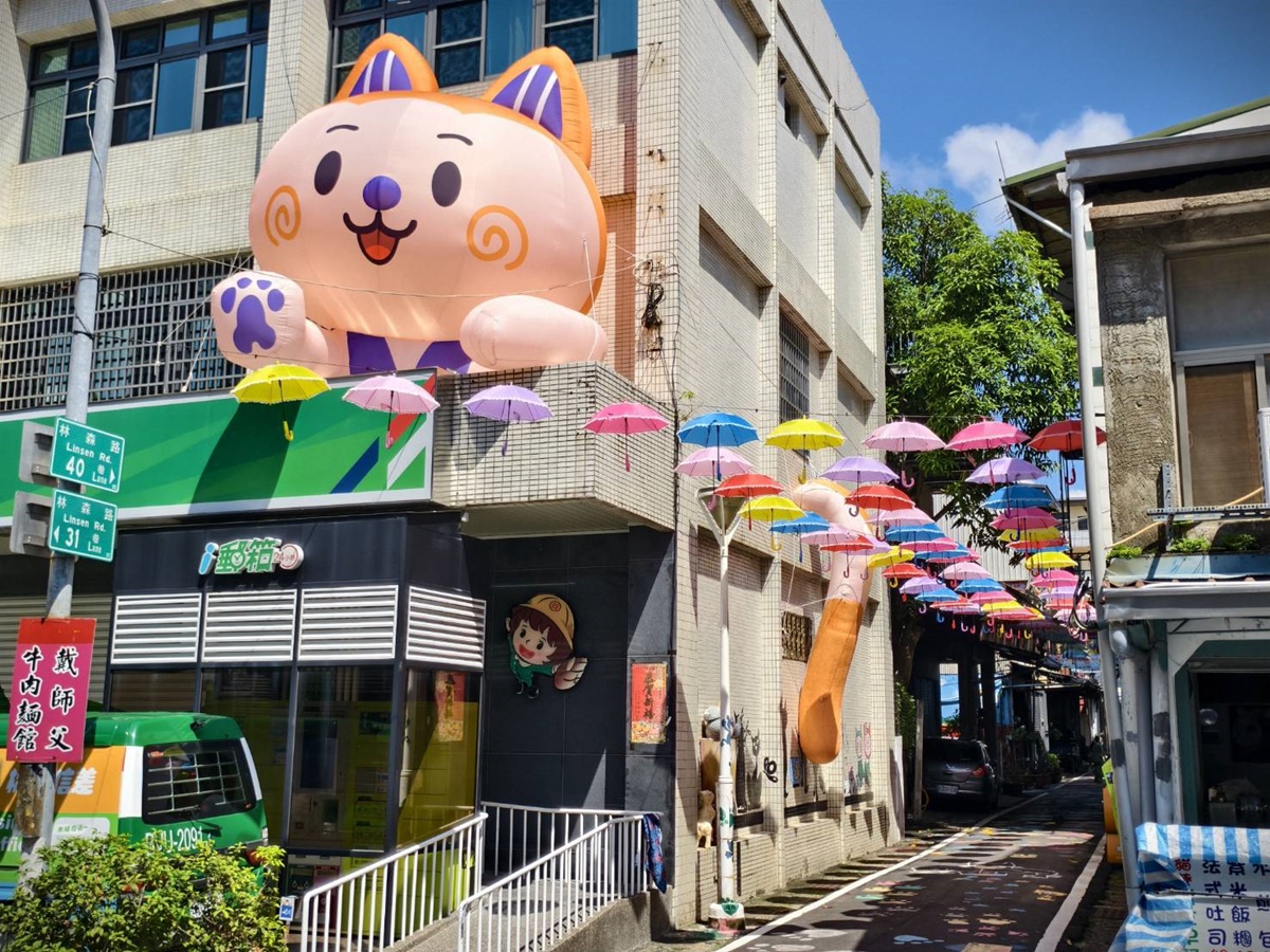 18公尺巨型貓貓出沒高雄!5大必拍打卡點一次看,隱藏版彩繪牆超好拍 18公尺巨型貓貓出沒高雄!5大必拍打卡點一次看,隱藏版彩繪牆超好拍