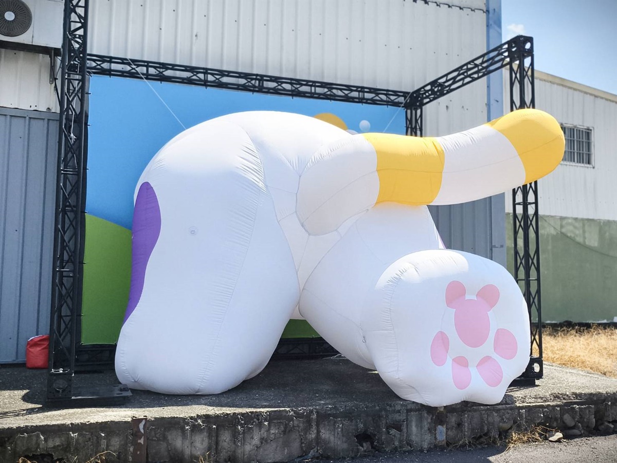 18公尺巨型貓貓出沒高雄!5大必拍打卡點一次看,隱藏版彩繪牆超好拍 18公尺巨型貓貓出沒高雄!5大必拍打卡點一次看,隱藏版彩繪牆超好拍