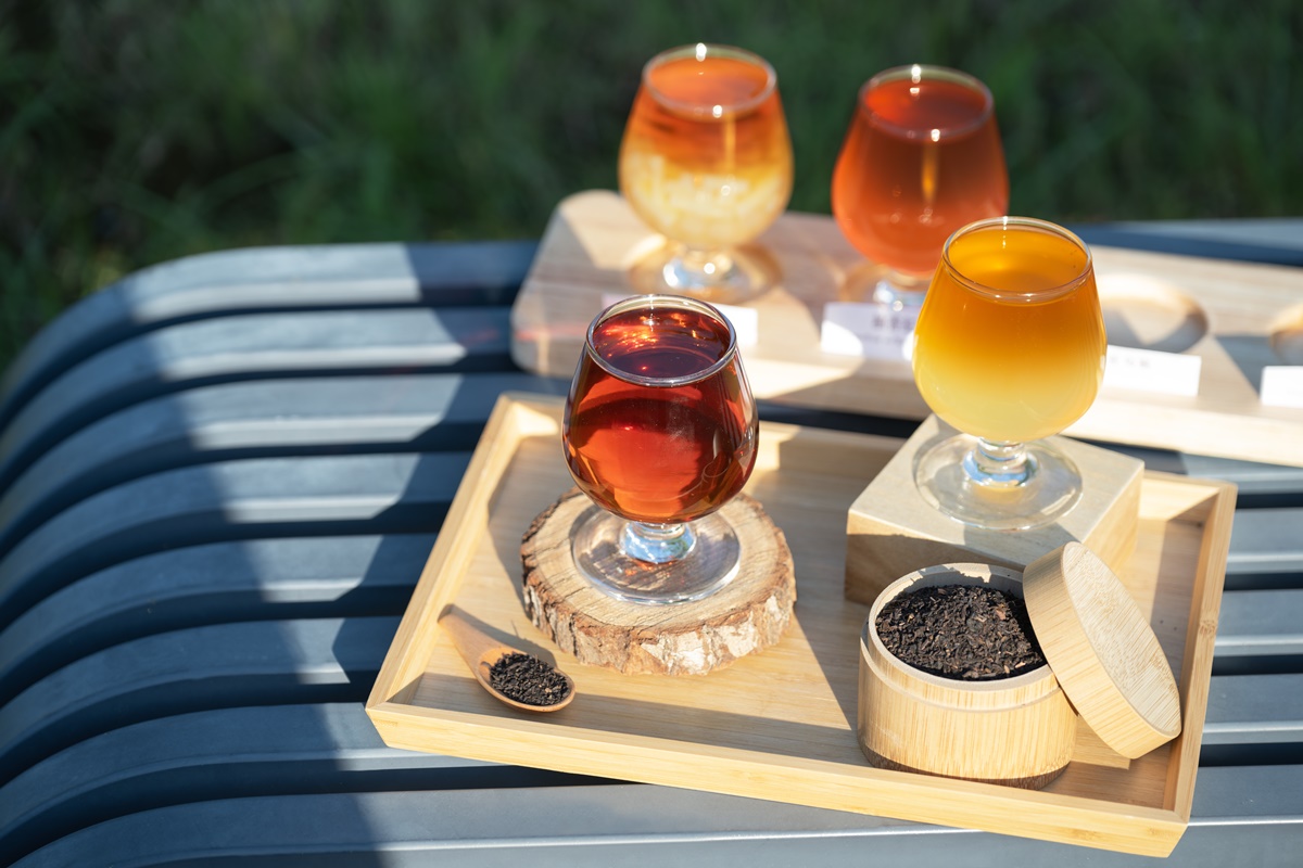 大苑子連4天買一送一!麻古「紅萱烏龍」加碼分享壺,大苑子「酪梨布丁鮮奶」 大苑子連4天買一送一!麻古「紅萱烏龍」加碼分享壺,大苑子「酪梨布丁鮮奶」