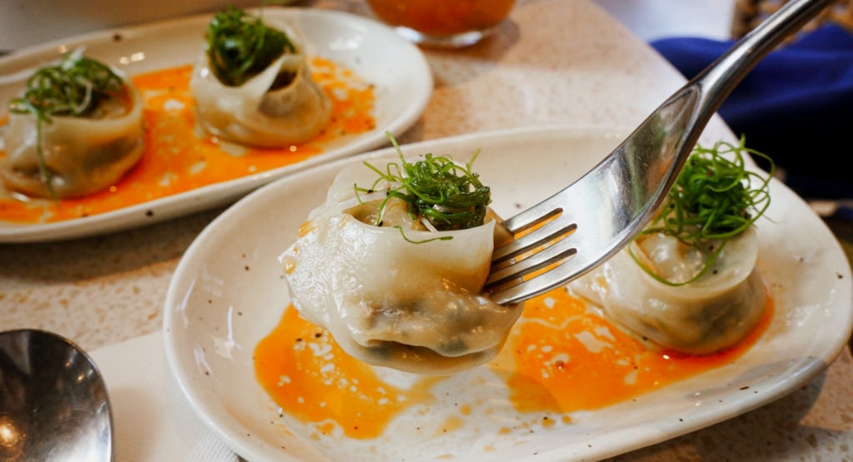 台北人氣米其林綠星蔬食!小小樹食必吃菜色TOP 5:皮蛋豆腐餃、仿真韓式炸雞 台北人氣米其林綠星蔬食!小小樹食必吃菜色TOP 5:皮蛋豆腐餃、仿真韓式炸雞