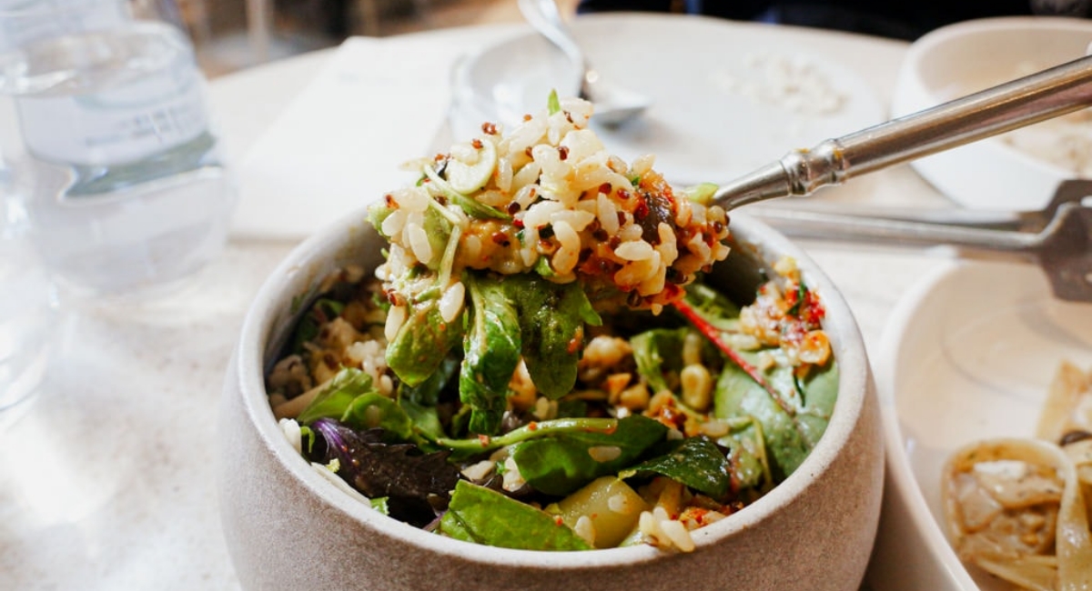 台北人氣米其林綠星蔬食!小小樹食必吃菜色TOP 5:皮蛋豆腐餃、仿真韓式炸雞 台北人氣米其林綠星蔬食!小小樹食必吃菜色TOP 5:皮蛋豆腐餃、仿真韓式炸雞