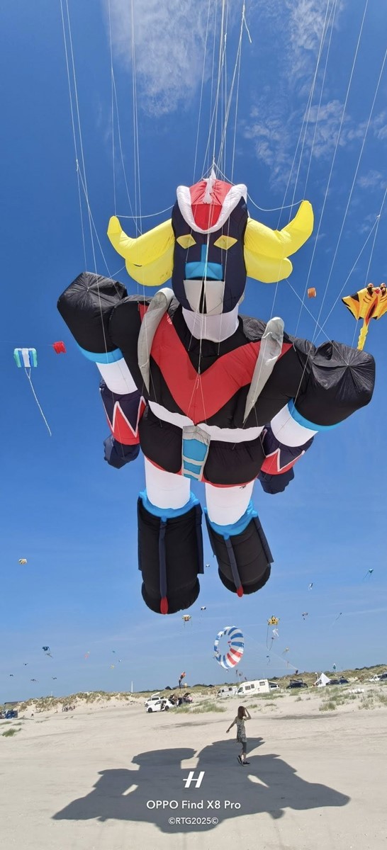 25米巨大外星人出沒!「2025新竹風箏節」中秋登場,百隻太空人、飛船集合 25米巨大外星人出沒!「2025新竹風箏節」中秋登場,百隻太空人、飛船集合