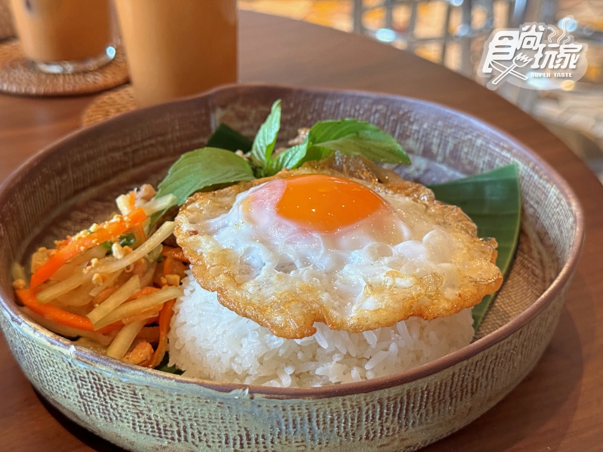 台中第１間「泰式餐酒館」在這！８款必吃、亮點一覽，爽嗑酸辣蝦、泰奶布丁