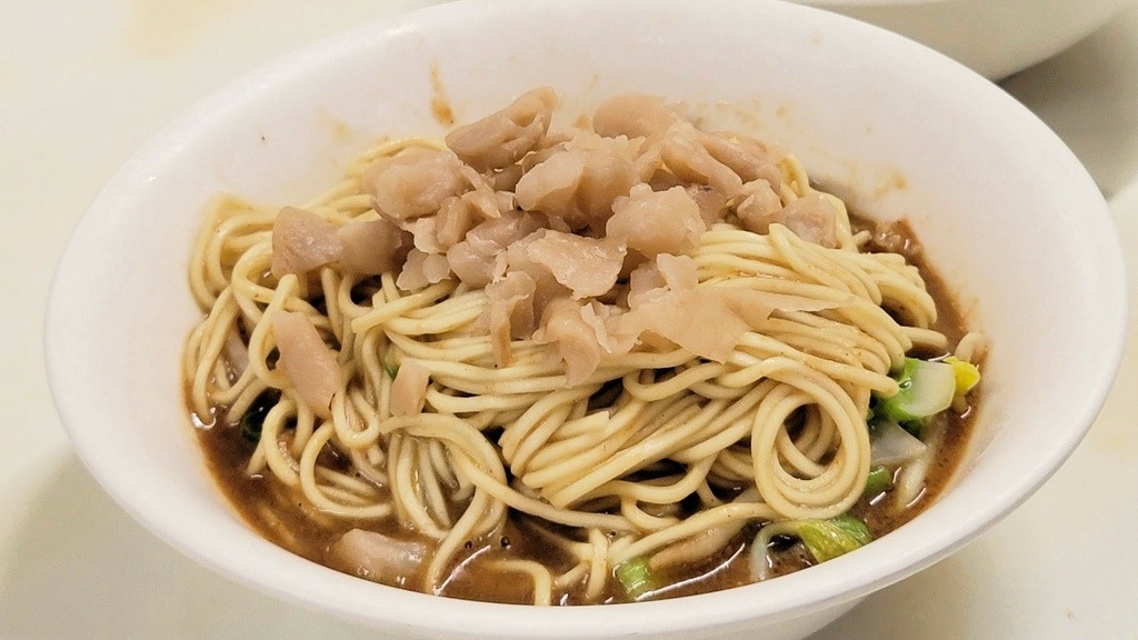 屏東小吃推薦！12家在地特色與隱藏美食，潮州牛肉麵、東港肉圓必吃清單