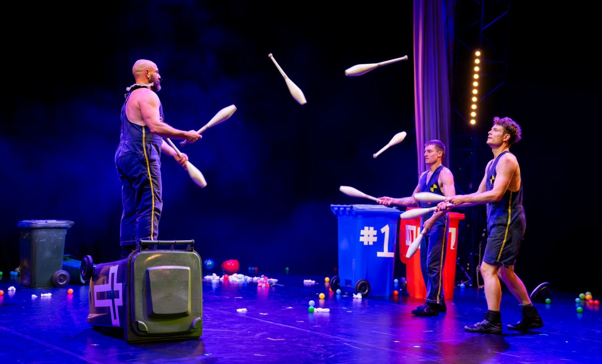 中秋玩到國慶連假!高雄港「馬戲團市集」免費開逛,還有101場國際馬戲表演 中秋玩到國慶連假!高雄港「馬戲團市集」免費開逛,還有101場國際馬戲表演