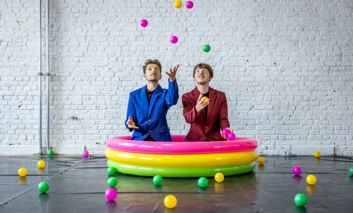 中秋玩到國慶連假!高雄港「馬戲團市集」免費開逛,還有101場國際馬戲表演 中秋玩到國慶連假!高雄港「馬戲團市集」免費開逛,還有101場國際馬戲表演