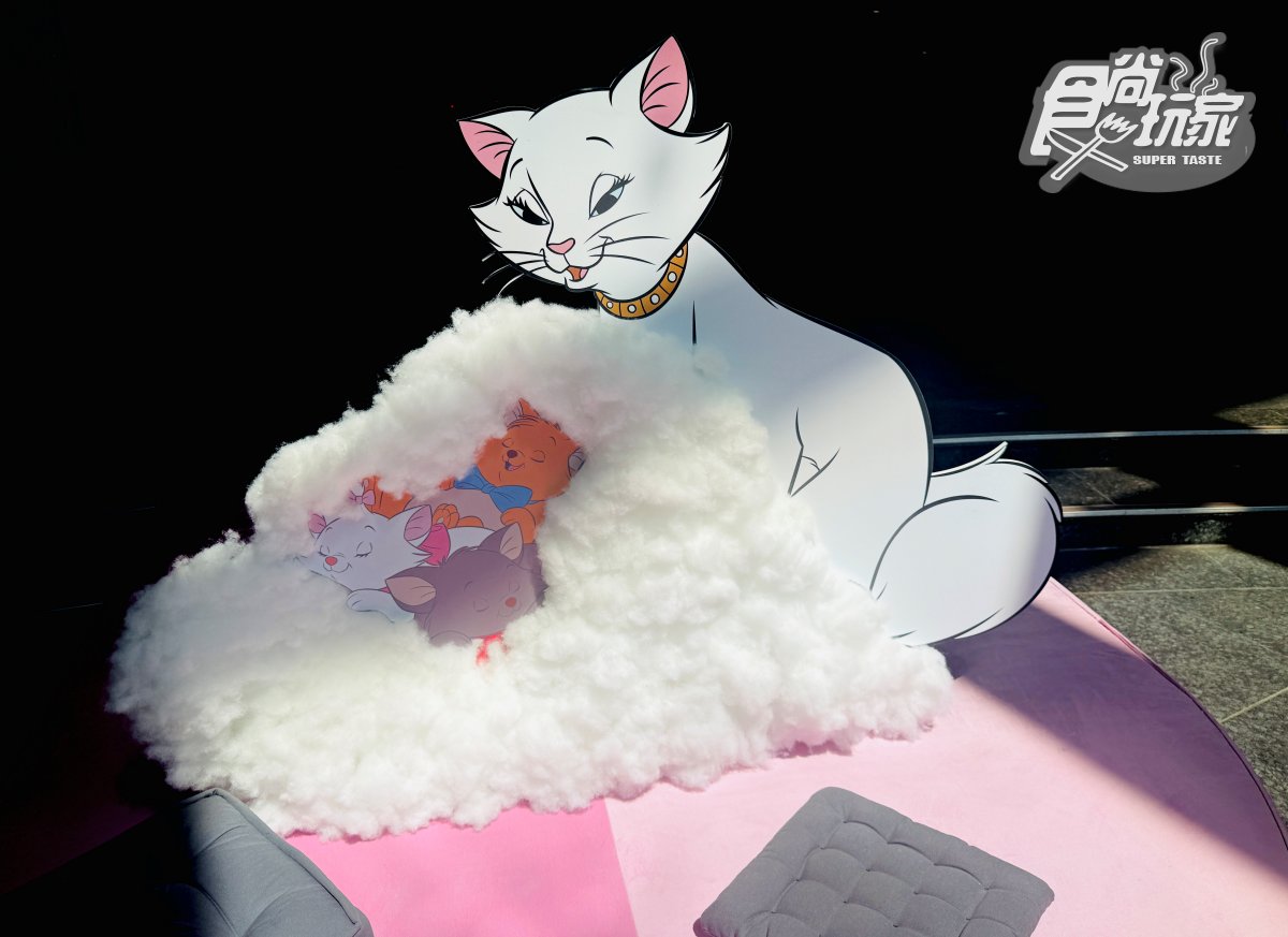 4公尺「巨萌跩貓」出沒北捷!迪士尼彩繪列車同步登場,還有主題拍貼機 4公尺「巨萌跩貓」出沒北捷!迪士尼彩繪列車同步登場,還有主題拍貼機