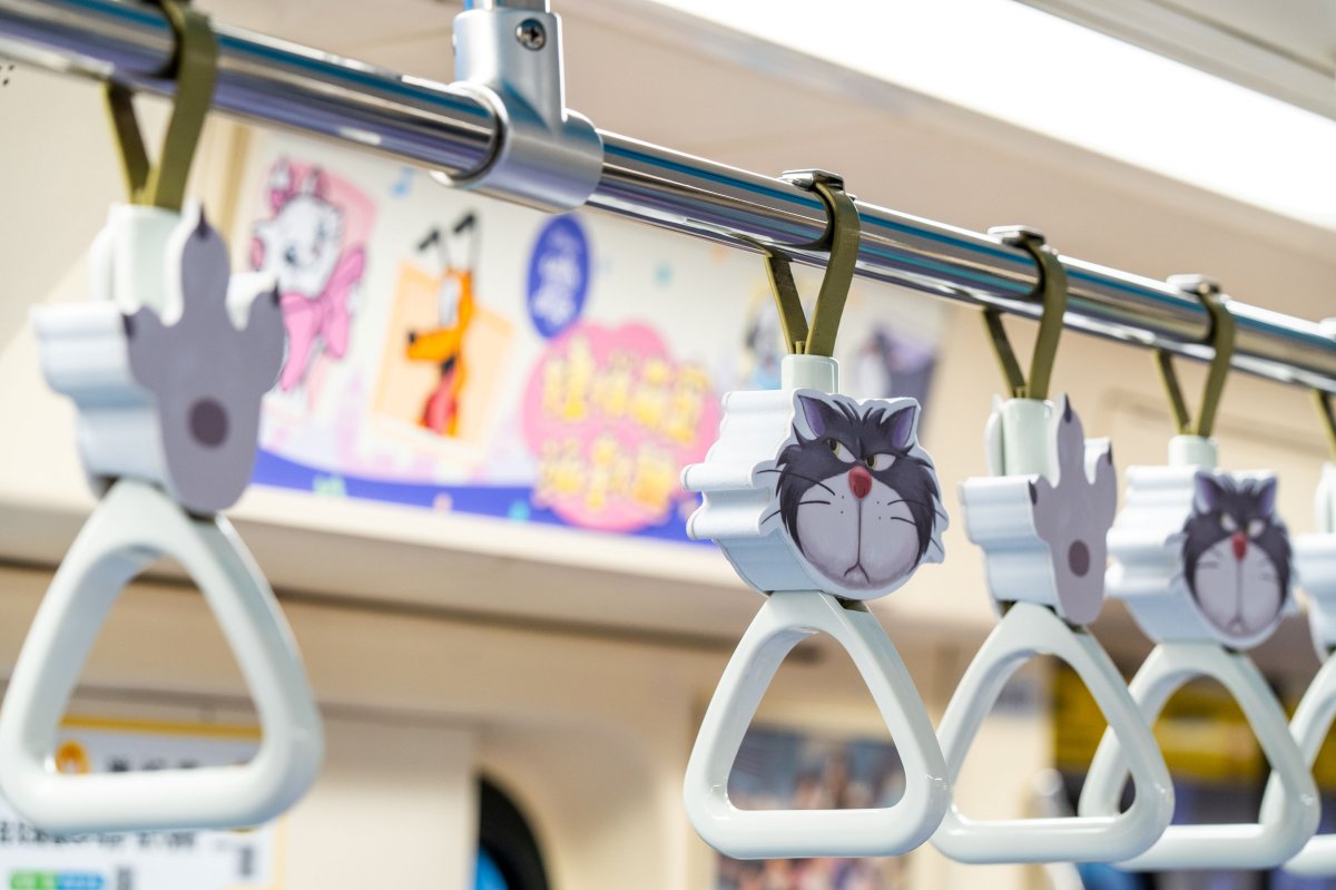 4公尺「巨萌跩貓」出沒北捷!迪士尼彩繪列車同步登場,還有主題拍貼機 4公尺「巨萌跩貓」出沒北捷!迪士尼彩繪列車同步登場,還有主題拍貼機