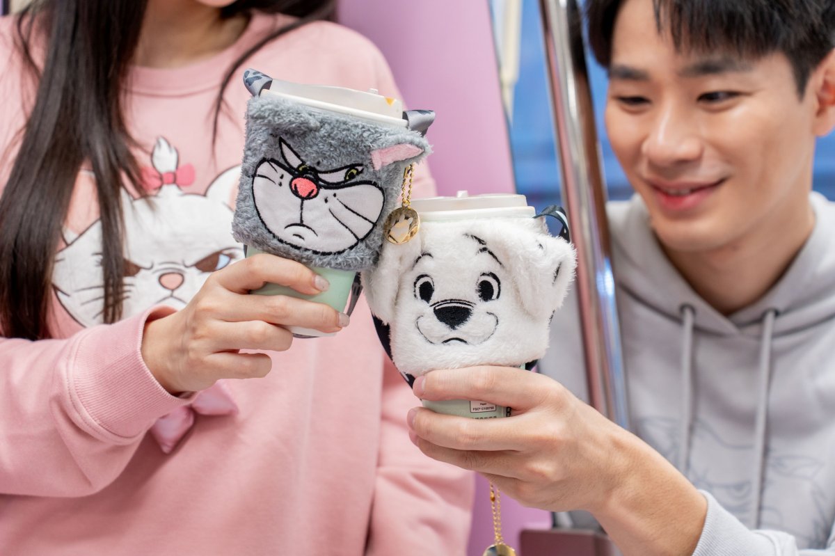 4公尺「巨萌跩貓」出沒北捷!迪士尼彩繪列車同步登場,還有主題拍貼機 4公尺「巨萌跩貓」出沒北捷!迪士尼彩繪列車同步登場,還有主題拍貼機