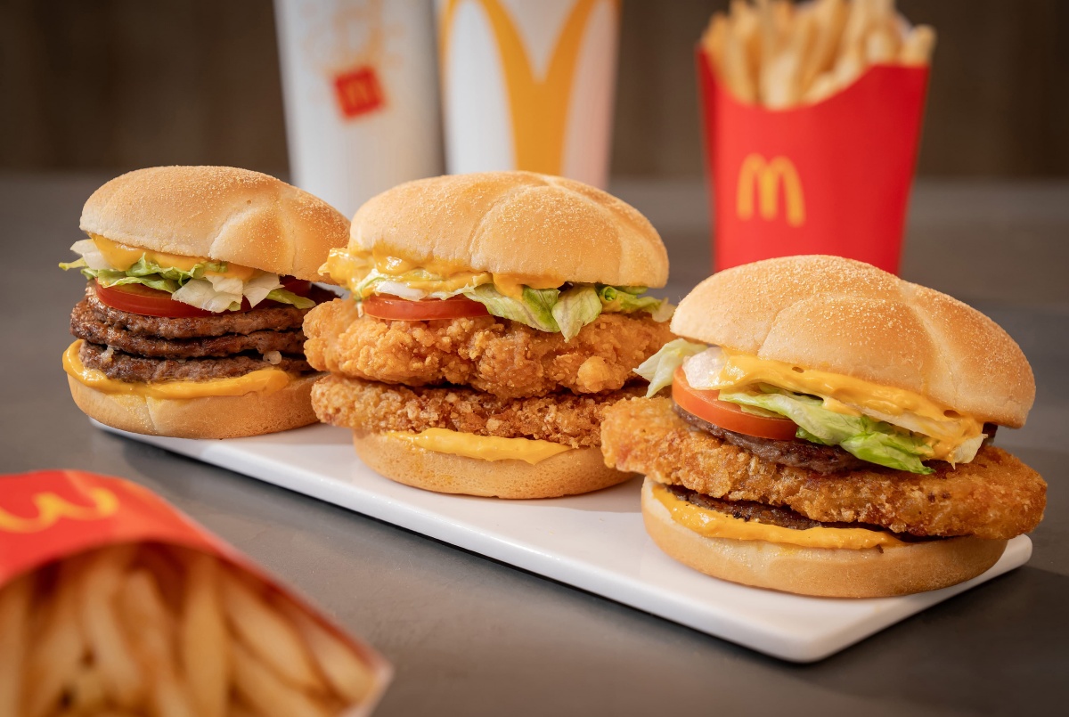 麥當勞「藍莓卡士達派」開賣!3款起司脆薯堡登場,加碼搶「小麥麥家家酒」 麥當勞「藍莓卡士達派」開賣!3款起司脆薯堡登場,加碼搶「小麥麥家家酒」