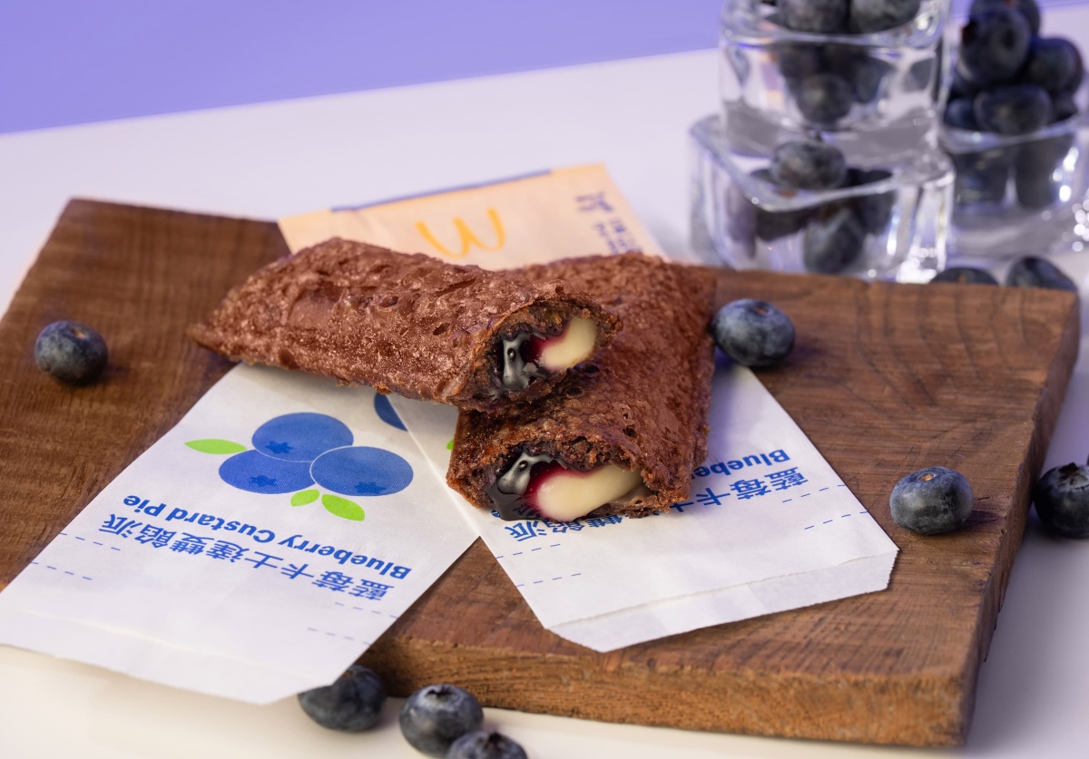 麥當勞「藍莓卡士達派」開賣!3款起司脆薯堡登場,加碼搶「小麥麥家家酒」 麥當勞「藍莓卡士達派」開賣!3款起司脆薯堡登場,加碼搶「小麥麥家家酒」