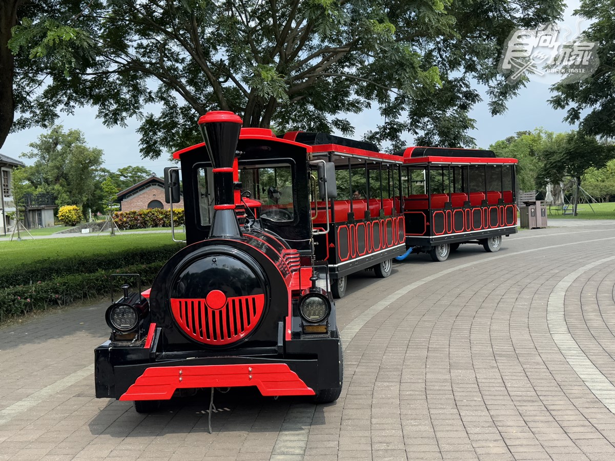 雙十連假快閃3天!台南「百米滑水道」免費玩,還有氣墊城堡、美食市集 雙十連假快閃3天!台南「百米滑水道」免費玩,還有氣墊城堡、美食市集
