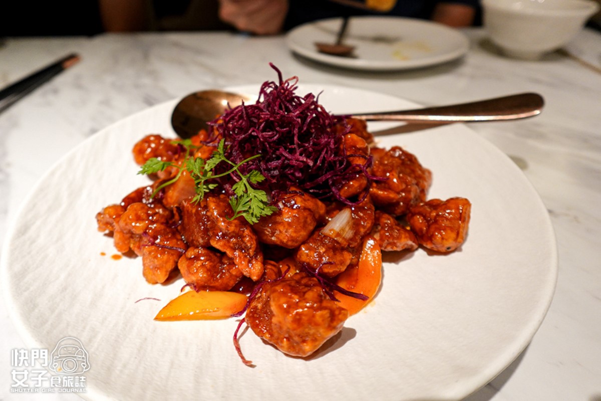 台北銷魂片皮鴨＋１！烤鴨多吃７種料理任你選，甜點再嘗桌邊現沖木桶豆花