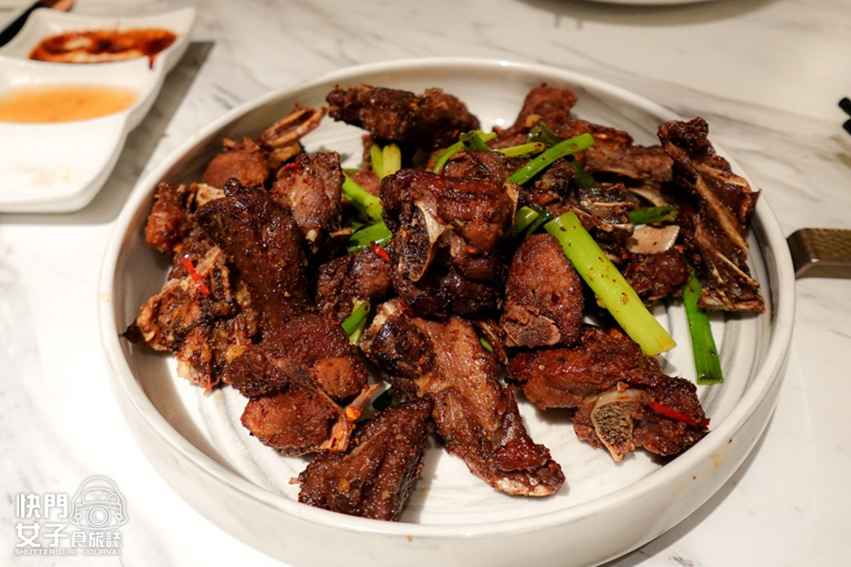 台北銷魂片皮鴨＋１！烤鴨多吃７種料理任你選，甜點再嘗桌邊現沖木桶豆花