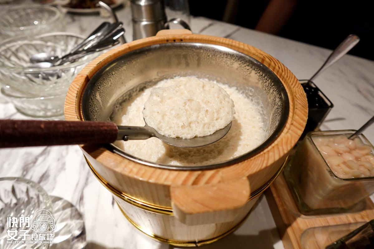 台北銷魂片皮鴨＋１！烤鴨多吃７種料理任你選，甜點再嘗桌邊現沖木桶豆花