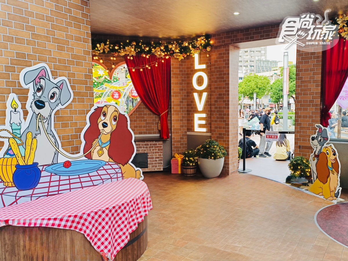 全台第1棵16公尺聖誕樹!聯名超萌「迪士尼萌寵」,打卡點、滿額贈一次看 全台第1棵16公尺聖誕樹!聯名超萌「迪士尼萌寵」,打卡點、滿額贈一次看