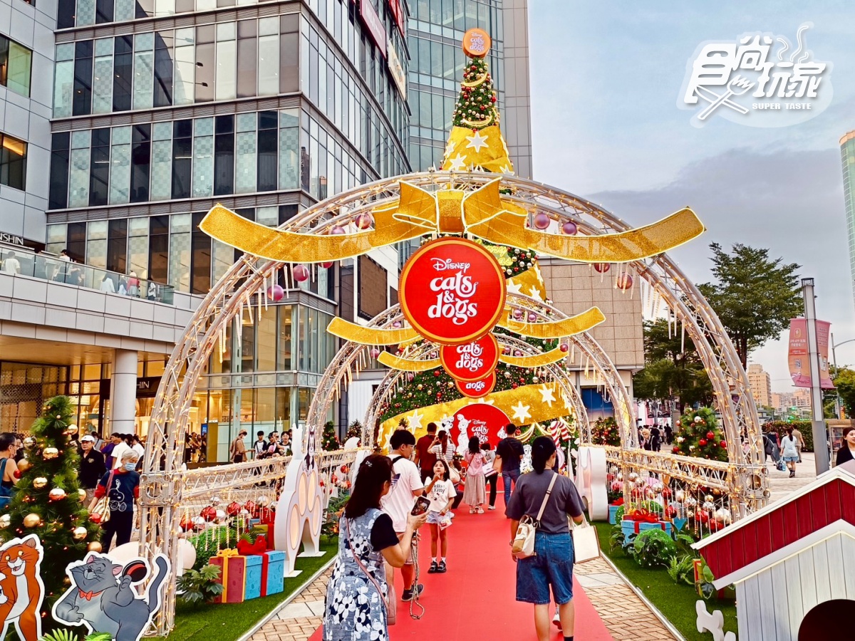 全台第1棵16公尺聖誕樹!聯名超萌「迪士尼萌寵」,打卡點、滿額贈一次看 全台第1棵16公尺聖誕樹!聯名超萌「迪士尼萌寵」,打卡點、滿額贈一次看