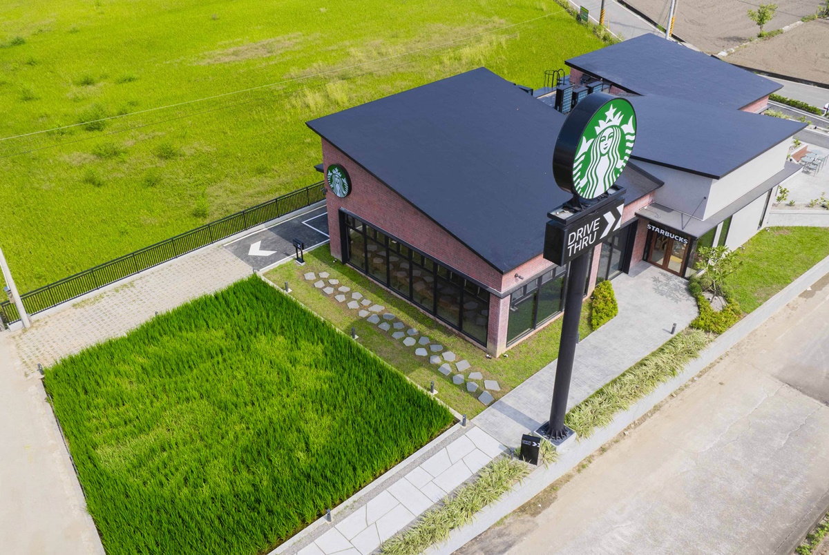 星巴克咖啡買一送一！開工、外送優惠包，衝新門市打卡「女神稻田彩繪」