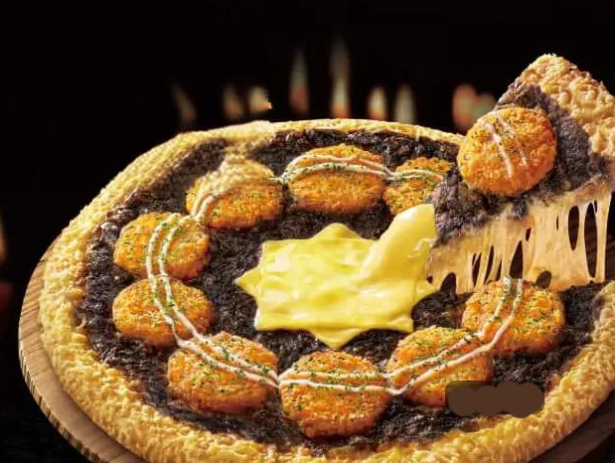 必勝客「黑咖哩豬排披薩」搞怪登場!199元披薩回歸,加碼搶鮮蝦棺材板 必勝客「黑咖哩豬排披薩」搞怪登場!199元披薩回歸,加碼搶鮮蝦棺材板