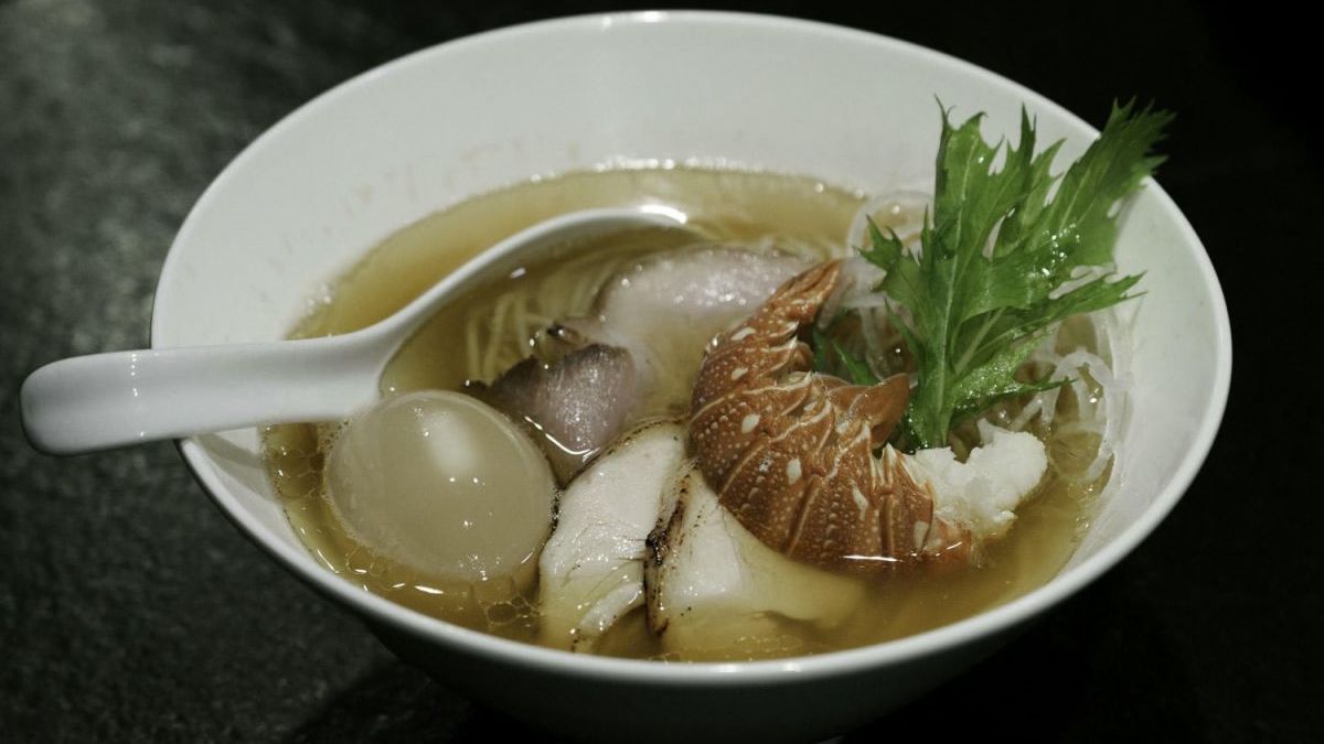 鹽味龍蝦清湯，清湯入口滿載甘美蝦味。（圖片來源：小米食）