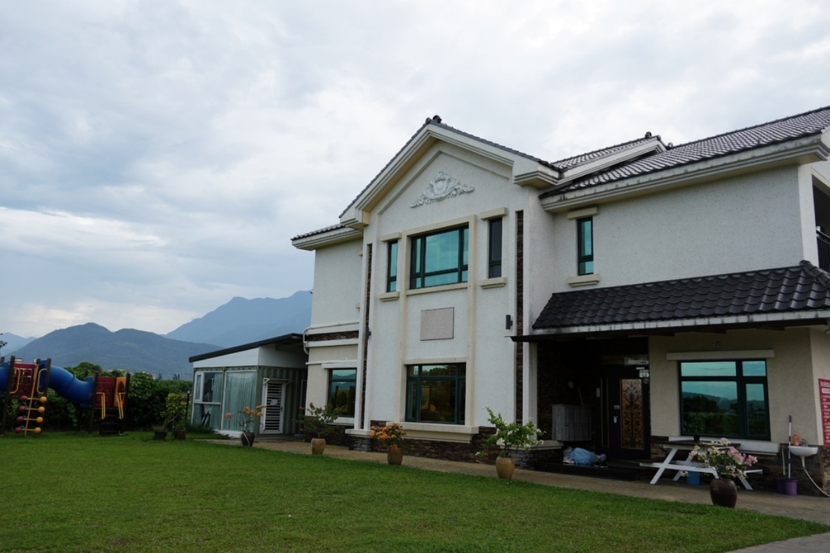花蓮民宿精選！賞火舞表演、包棟千坪莊園，11間山海民宿一次看