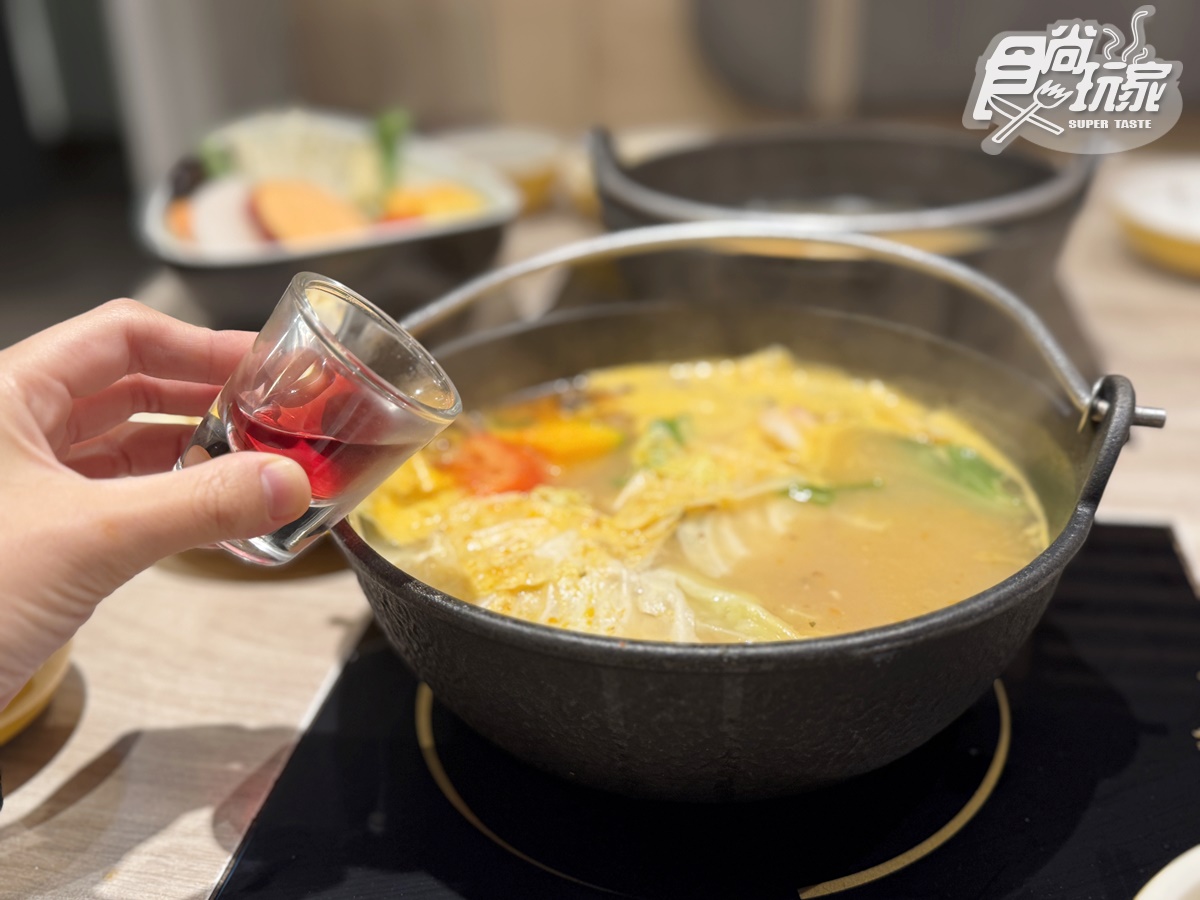 「雞湯大叔」全新法式料理!368元爽嗑燉雞火鍋+肋眼牛排,泰奶冰淇淋、飲品暢吃 「雞湯大叔」全新法式料理!368元爽嗑燉雞火鍋+肋眼牛排,泰奶冰淇淋、飲品暢吃