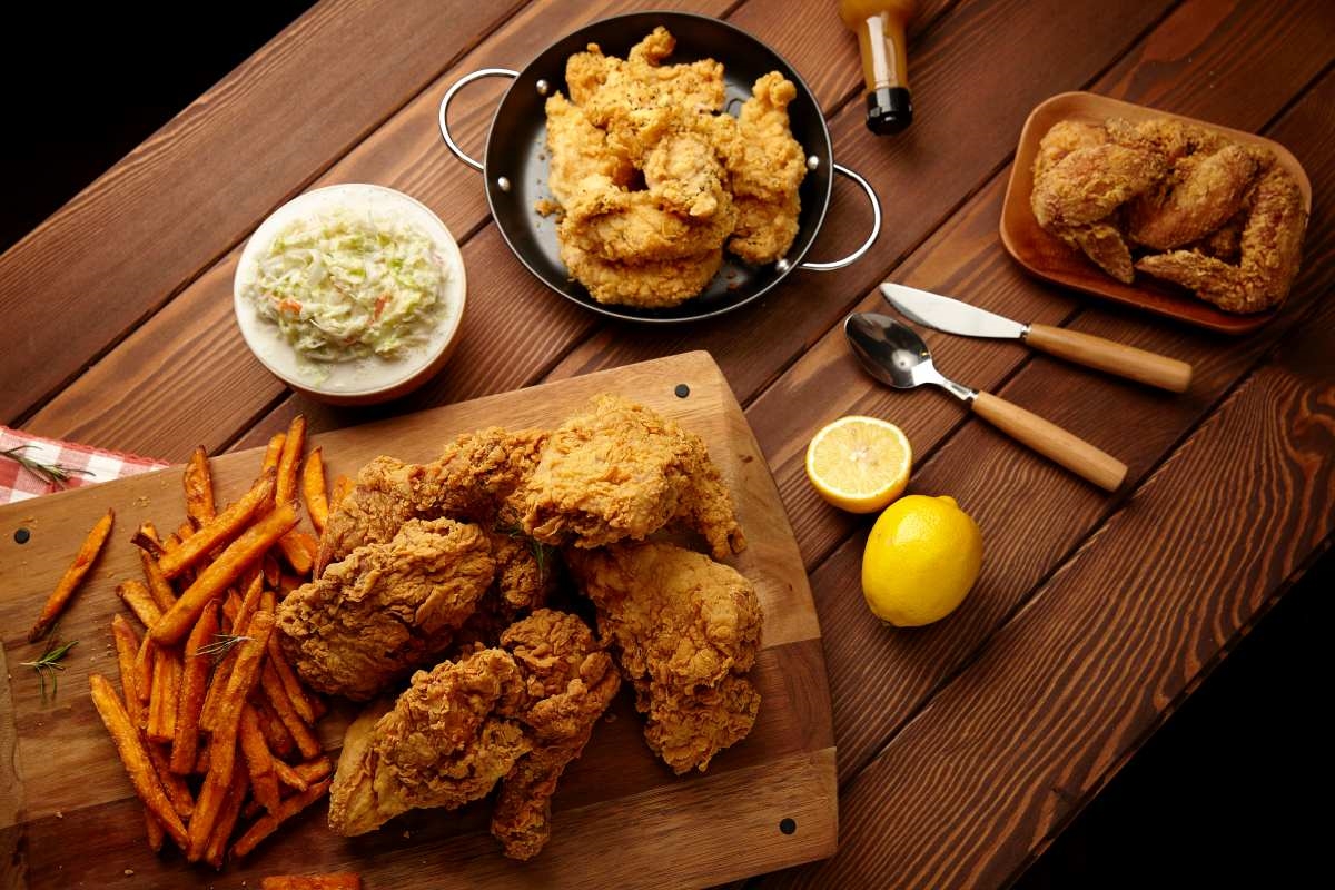 炸雞獨享餐85折!「台北最好吃炸雞」一咬噴汁,還有比臉大巨無霸雞腿堡 炸雞獨享餐85折!「台北最好吃炸雞」一咬噴汁,還有比臉大巨無霸雞腿堡