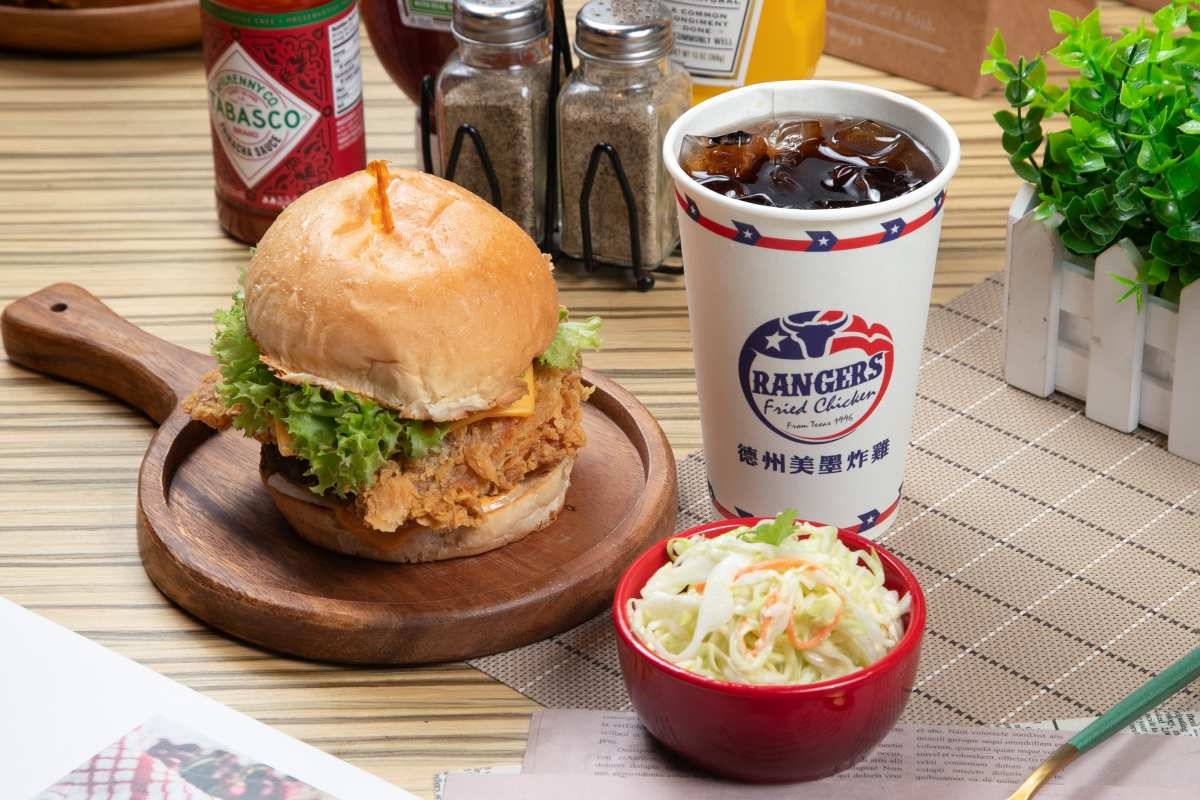 炸雞獨享餐85折!「台北最好吃炸雞」一咬噴汁,還有比臉大巨無霸雞腿堡 炸雞獨享餐85折!「台北最好吃炸雞」一咬噴汁,還有比臉大巨無霸雞腿堡