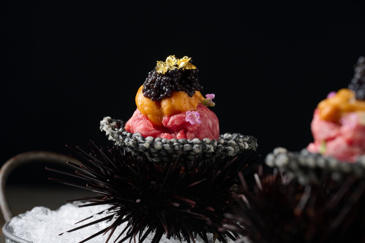 免費送海膽生牛肉!「燒肉界的勞斯萊斯」插旗台中,東泉辣椒醬、麻薏入菜 免費送海膽生牛肉!「燒肉界的勞斯萊斯」插旗台中,東泉辣椒醬、麻薏入菜