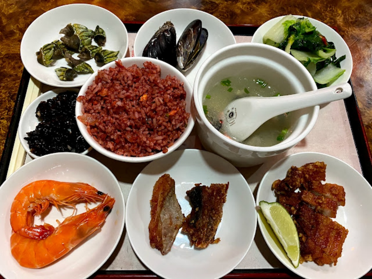馬祖海鮮餐廳推薦！必吃風味料理：噴香紅糟炒飯、浮誇痛風鍋、法式繼光餅