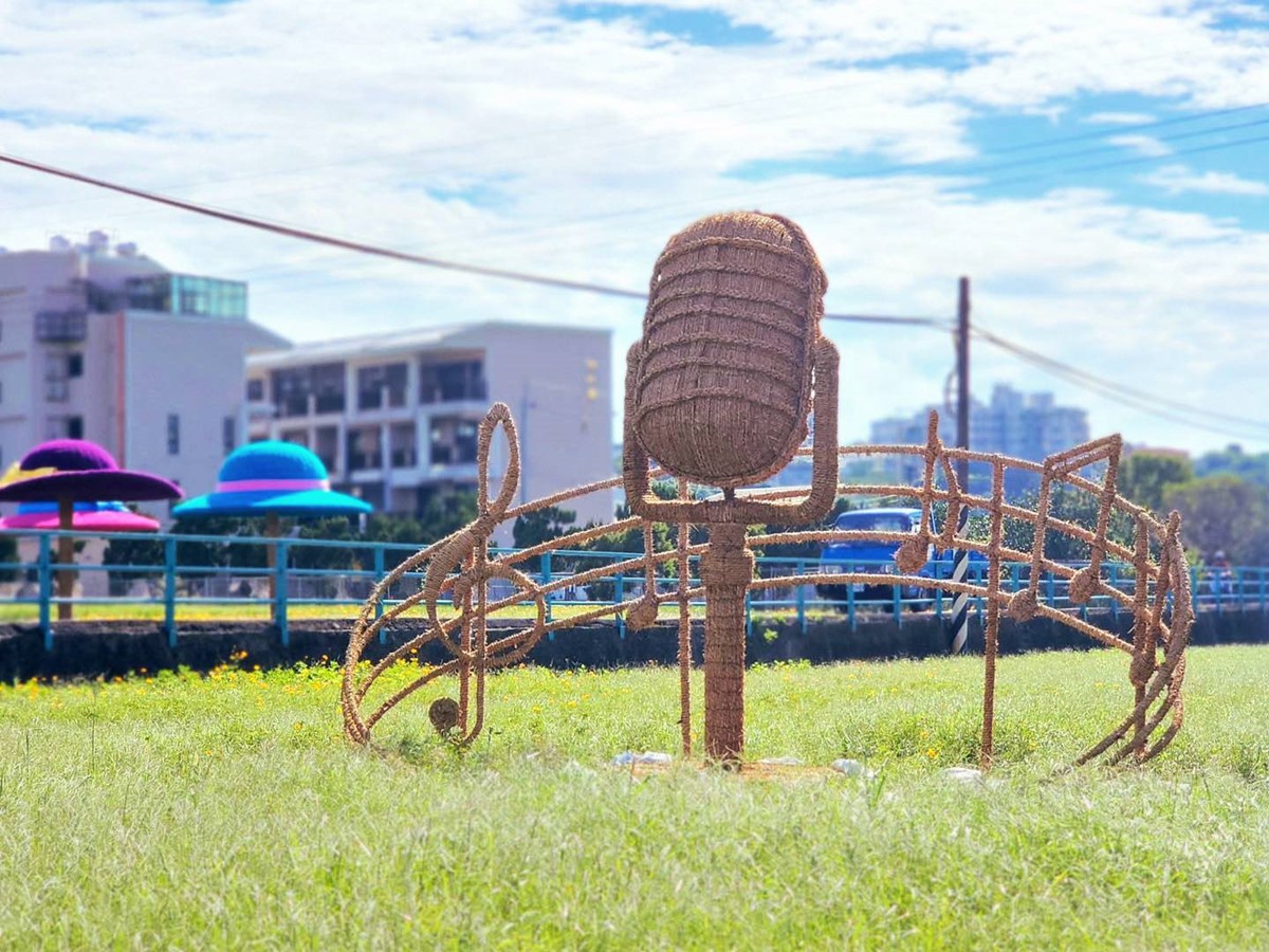 桃園出現彩色帽子花海！傳奇歌后「鳳飛飛」故鄉在這，免費拍７大打卡裝置
