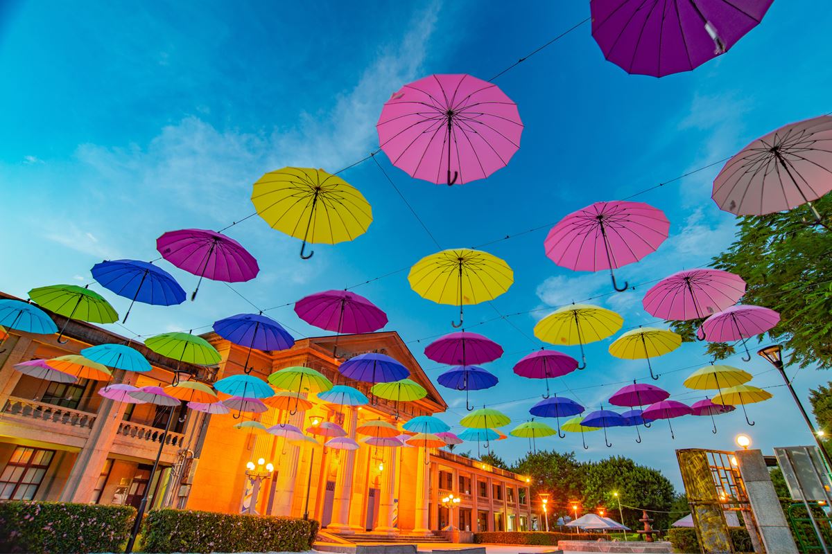 解鎖周邊散步地圖！2025新北歡樂耶誕城推薦順遊：超美新月橋、湳雅夜市