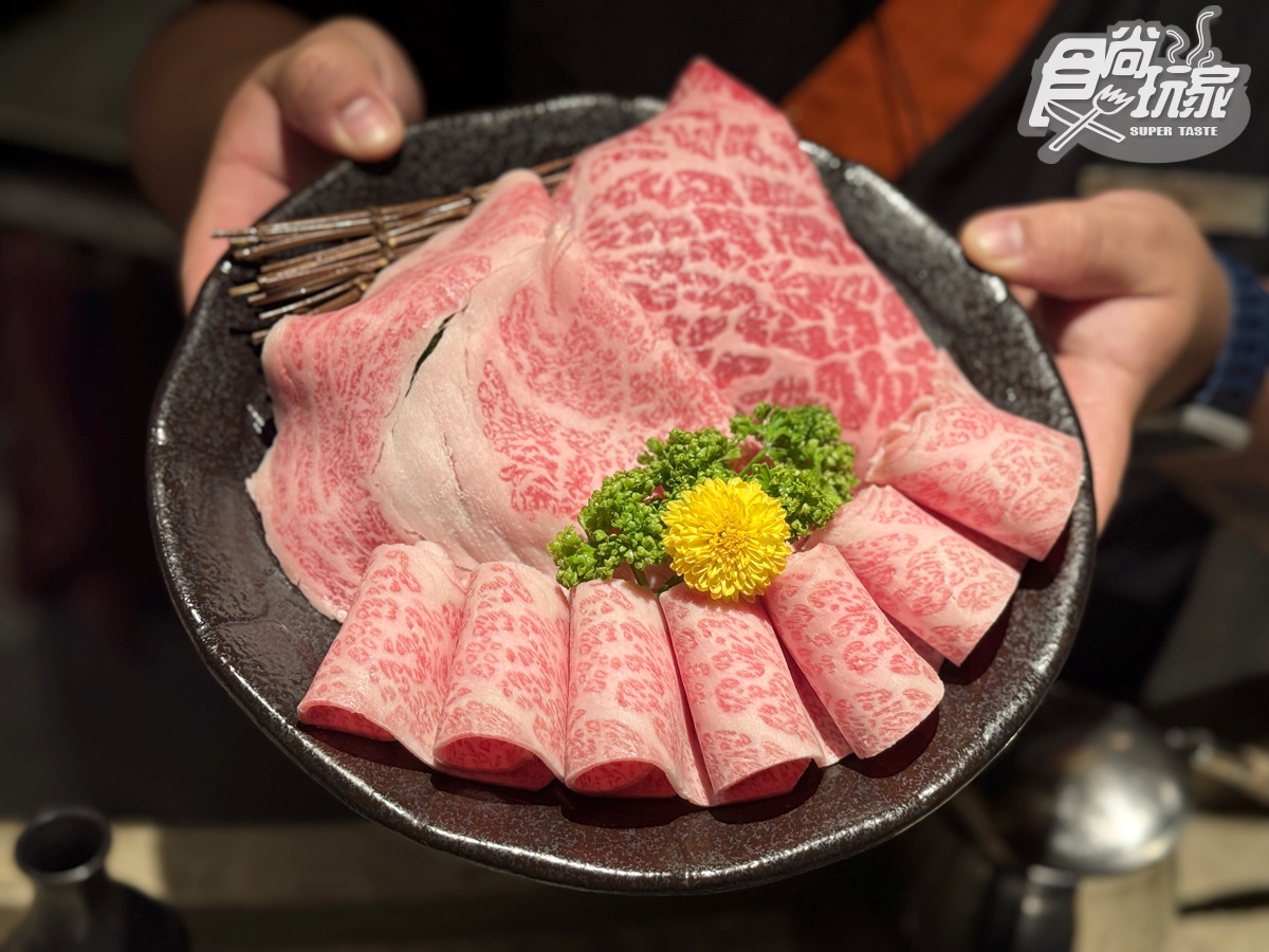 免費玩「流體招財貓」！4.5星「個人壽喜燒」爽嗑A5和牛、龍蝦，小菜無限續