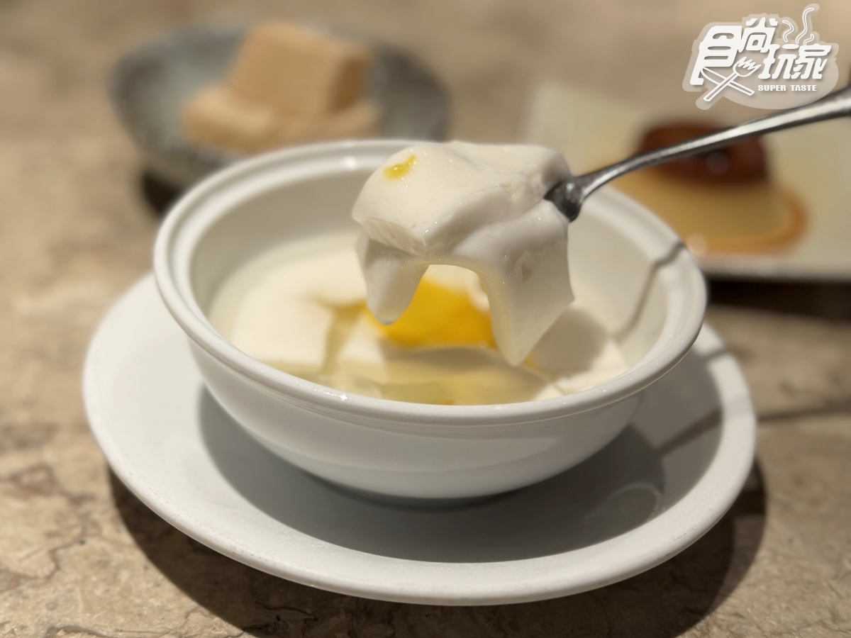 免費玩「流體招財貓」！4.5星「個人壽喜燒」爽嗑A5和牛、龍蝦，小菜無限續