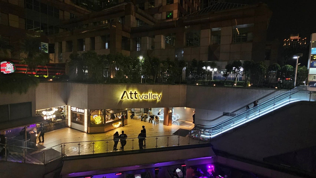 全台第１間「芯聚苑」插旗信義！連10天烤鴨５折，王品「享鴨」免費送冰糖鴨